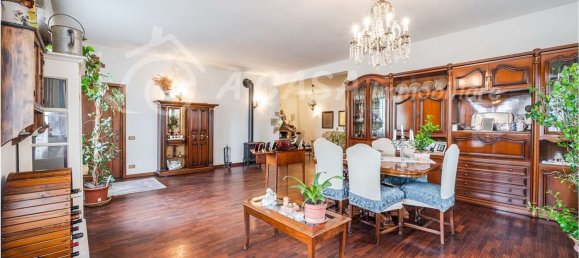 6 rooms Apartment in Fornovo di Taro, Italy No. 284222 9