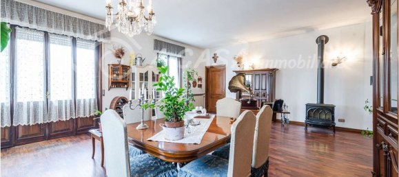 6 rooms Apartment in Fornovo di Taro, Italy No. 284222 8