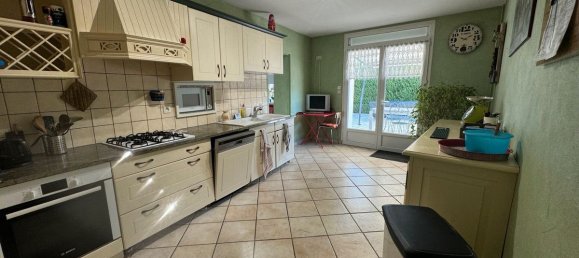 3 Schlafzimmer Haus in Romorantin-Lanthenay, France, Nr. 247975 4