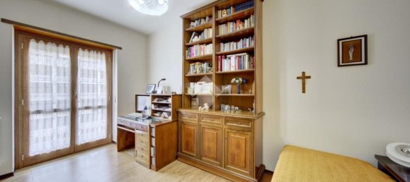 5 bedrooms Apartment in Turin, Italy No. 338005 14