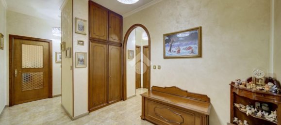 5 bedrooms Apartment in Turin, Italy No. 338005 10