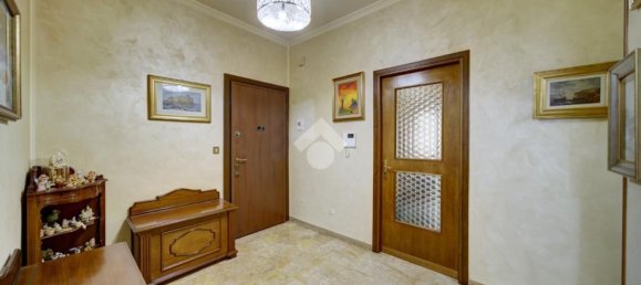 5 bedrooms Apartment in Turin, Italy No. 338005 3