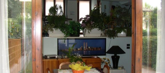 6 rooms Villa in Desenzano del Garda, Italy No. 271906 4