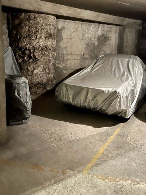 12m² Garage in Paris, France No. 333854