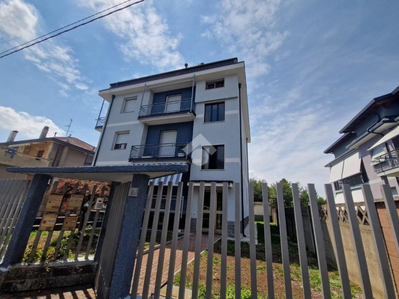 3 chambres Appartement à Limbiate, Italy No. 378438