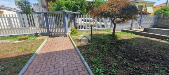 3 chambres Appartement à Limbiate, Italy No. 378438 3