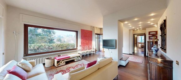 4 rooms Villa in Varese, Italy No. 34257 2