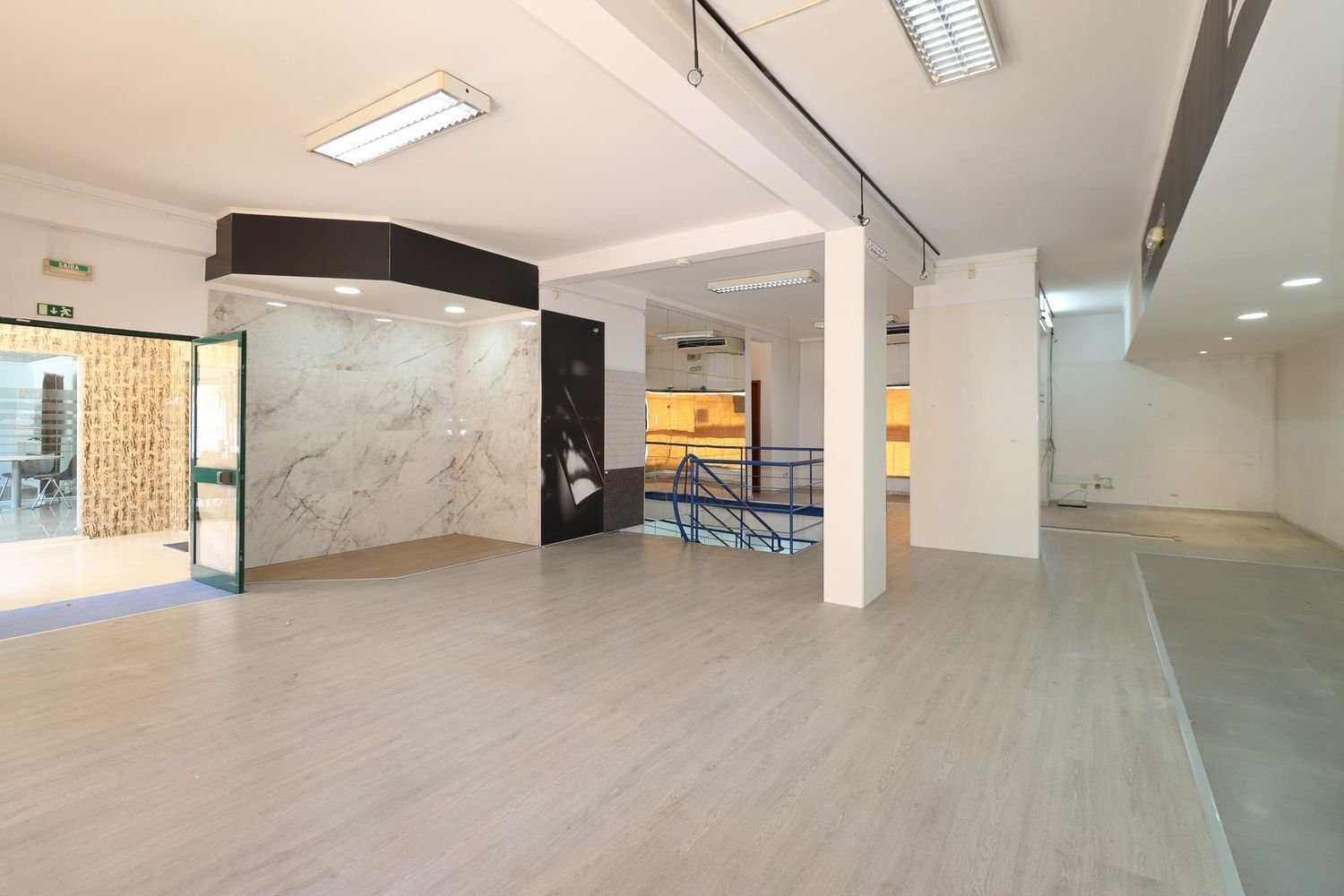 348m² Commercial property in Torres Vedras, Portugal No. 253779