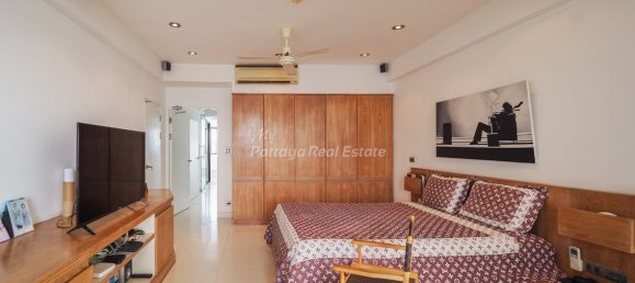 3 bedrooms Condo in Pattaya, Thailand No. 8417 18