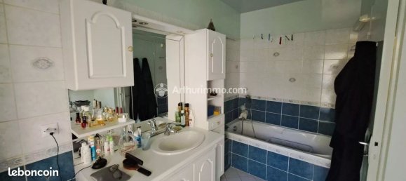 Casa de 3 dormitorios en Sarcelles, France No. 171232 12