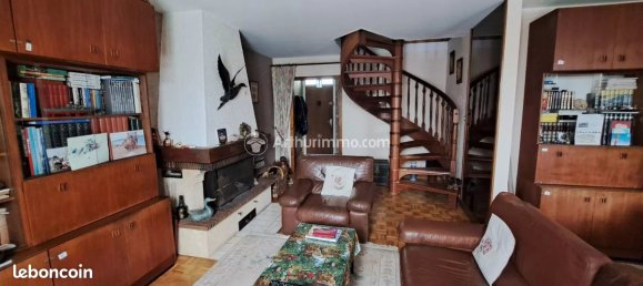 Casa de 3 dormitorios en Sarcelles, France No. 171232 6