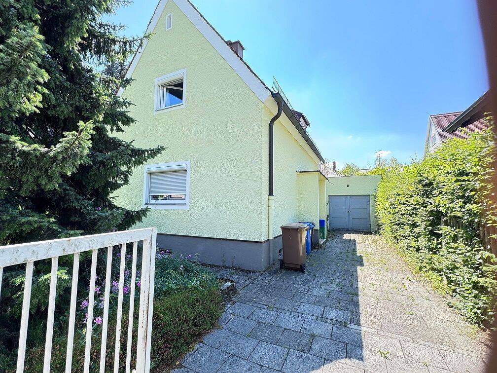  Land in Munich, Germany No. 312891