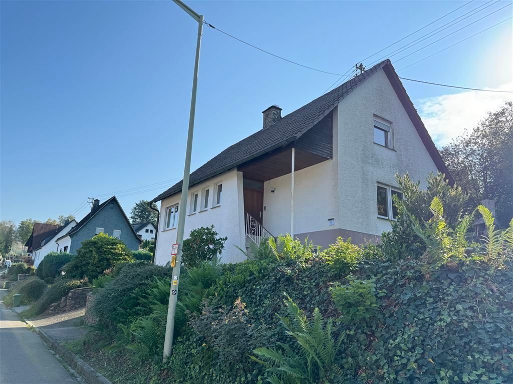 5 rooms House in Olpe, Germany No. 163659