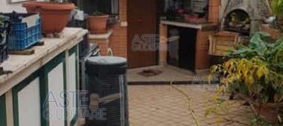 4 rooms Apartment in Rome, Italy No. 205756 12