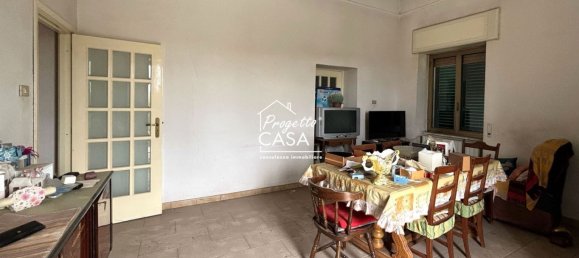 4 rooms Apartment in Naples, Italy No. 10503 8