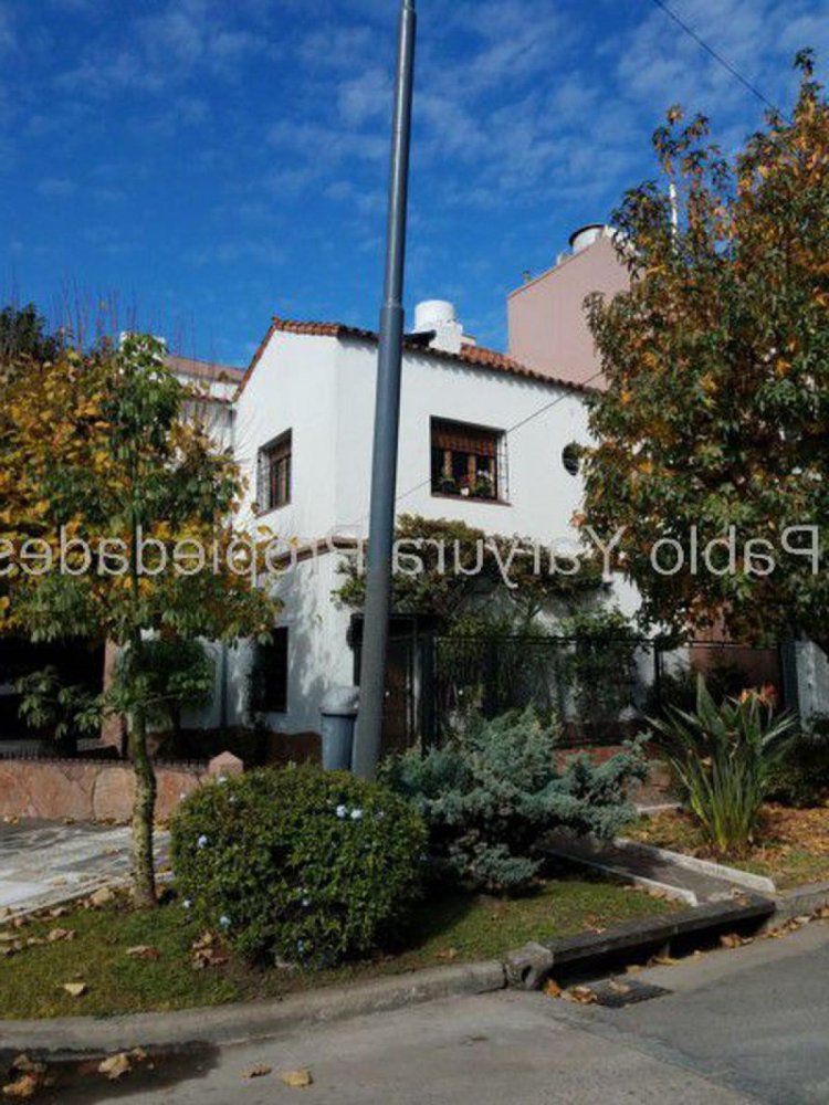 2 bedrooms House in Buenos Aires, Argentina No. 74305