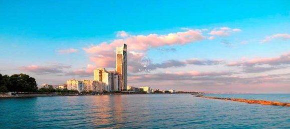 3 bedrooms Apartment in Limassol, Cyprus No. 19241 3