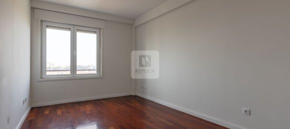Apartamento de 4 dormitorios en Matosinhos, Portugal No. 99414 18