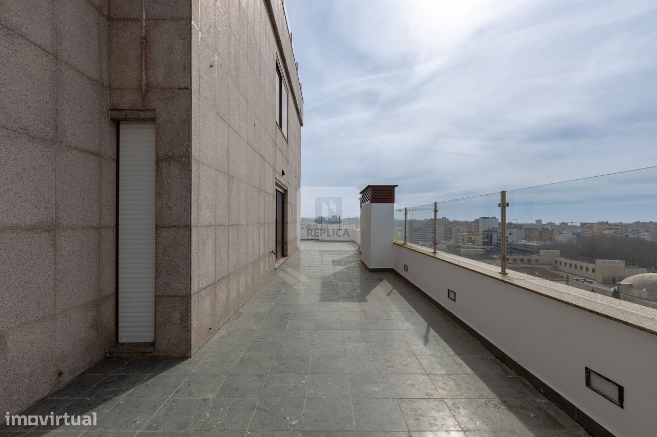 Apartamento de 4 dormitorios en Matosinhos, Portugal No. 99414