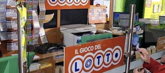  عقار تجاري في Desio, Italy 40متر مربع رقم 118172 5