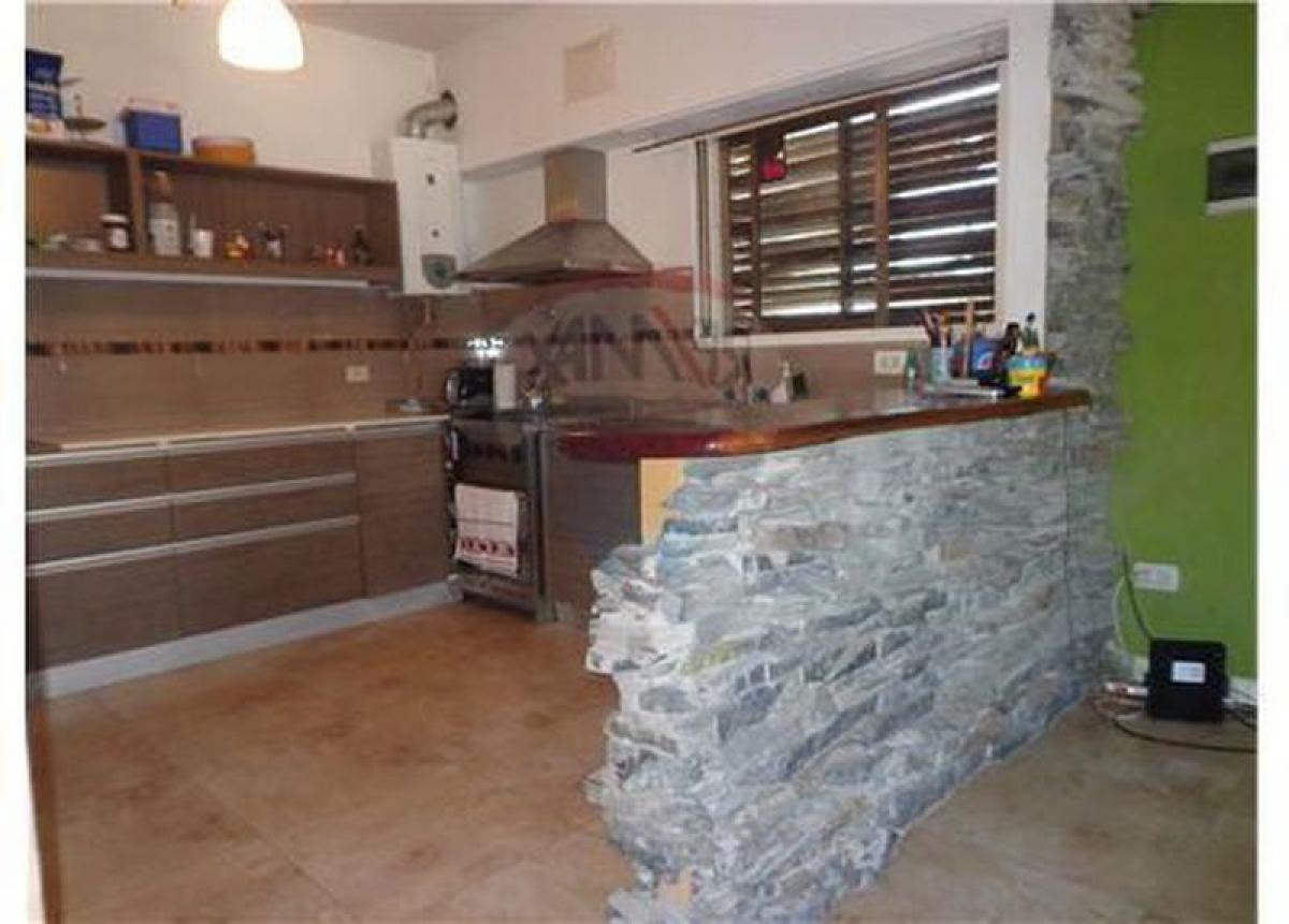 Квартира с 2 спальнями в Ланус, Аргентина № 53869