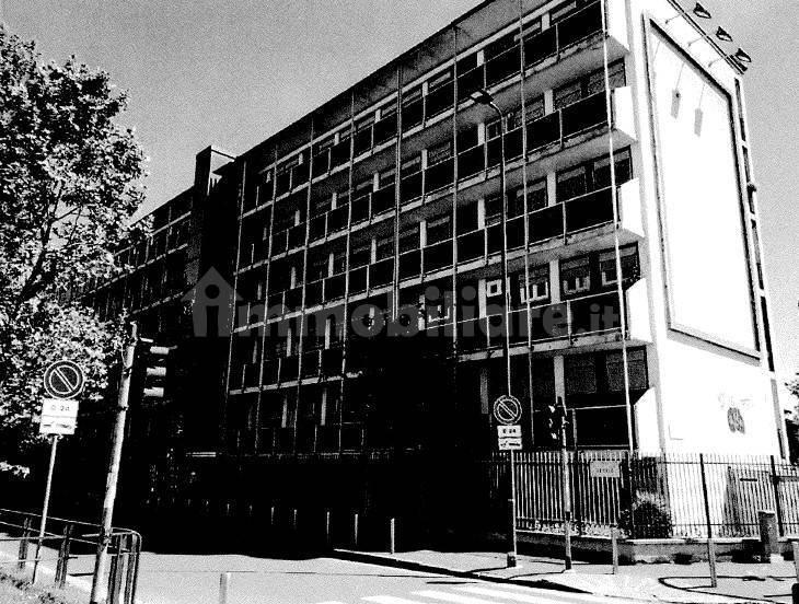 Квартира с 2 спальнями в Милан, Италия № 240281