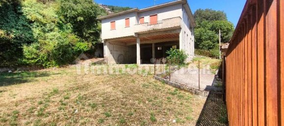 3 bedrooms Apartment in Morolo, Italy No. 106567 2