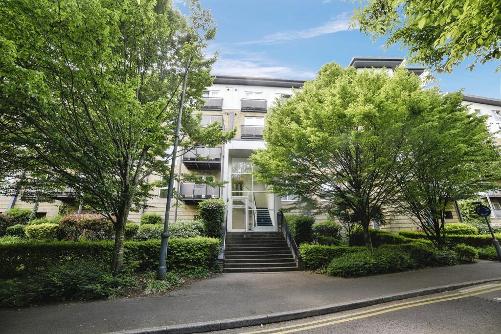 2 bedrooms Apartment in Watford, United Kingdom No. 6094