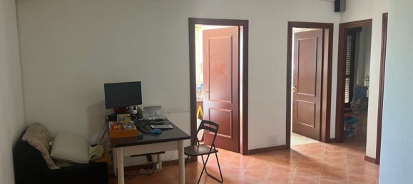 3 rooms Apartment in Rome, Italy No. 93935 2