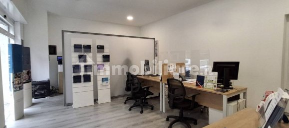 1 room Commercial property in Rome, Italy No. 10019 18