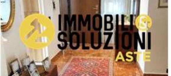 5 rooms House in Gorla Maggiore, Italy No. 98434 5