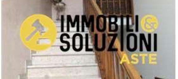 5 rooms House in Gorla Maggiore, Italy No. 98434 36