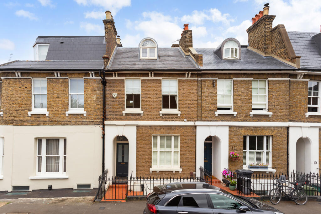 4 bedrooms House in London, United Kingdom No. 14155