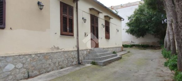 Дом с 11 спальнями в Палермо, Италия № 168238 9