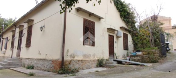 Дом с 11 спальнями в Палермо, Италия № 168238 17