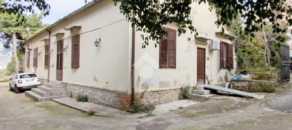 Дом с 11 спальнями в Палермо, Италия № 168238 2