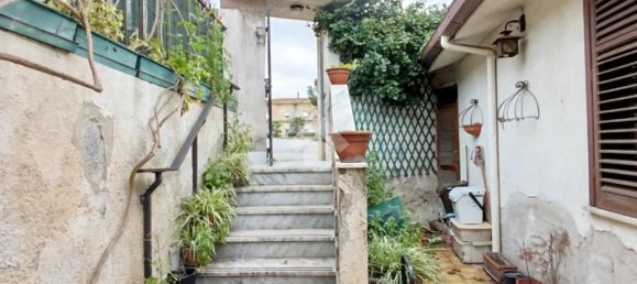 Дом с 11 спальнями в Палермо, Италия № 168238 3