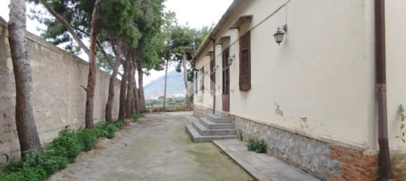 Дом с 11 спальнями в Палермо, Италия № 168238 16