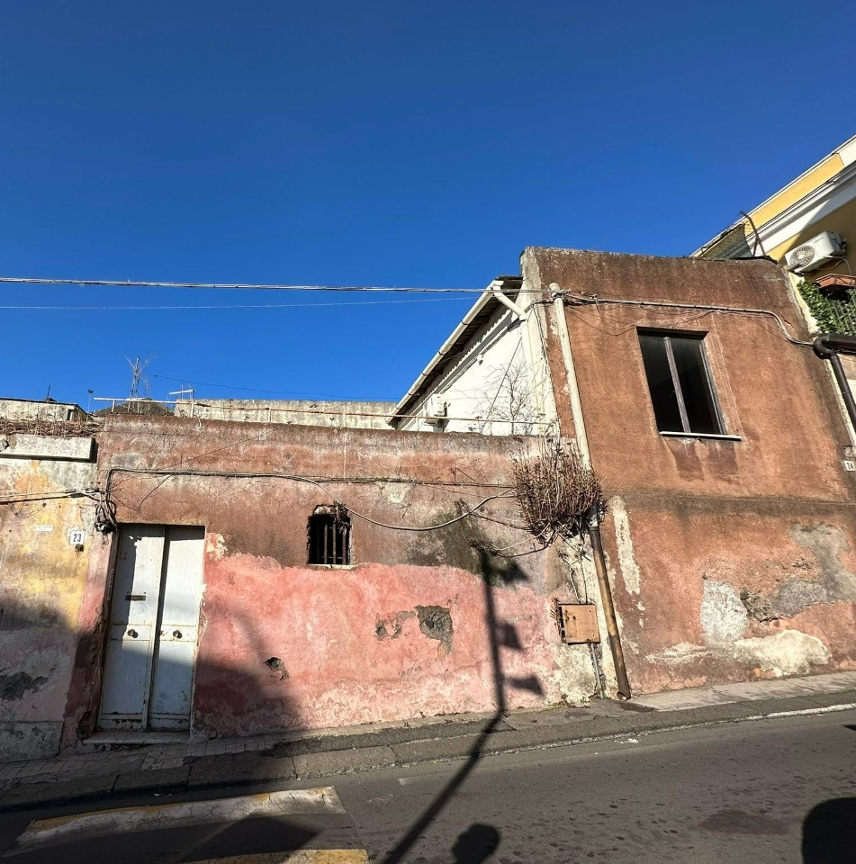 Casa de 7 divisões em Sant'Agata li Battiati, Italy N.º 150835