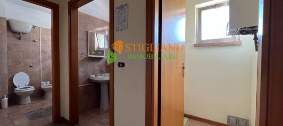 Офис 390м² в Кампобассо, Италия № 125048 13