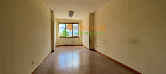 Офис 390м² в Кампобассо, Италия № 125048 16