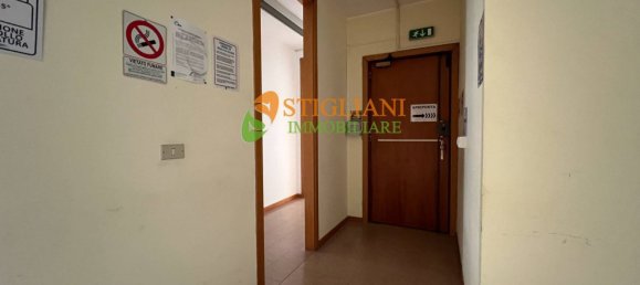 Офис 390м² в Кампобассо, Италия № 125048 11