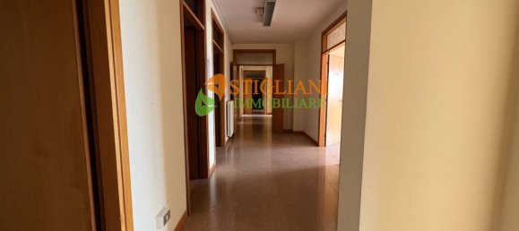 Офис 390м² в Кампобассо, Италия № 125048 6