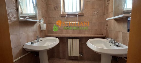 Офис 390м² в Кампобассо, Италия № 125048 22