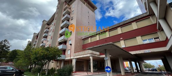 Офис 390м² в Кампобассо, Италия № 125048 8