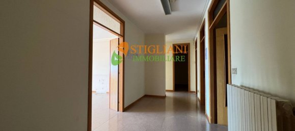 Офис 390м² в Кампобассо, Италия № 125048 18