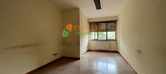 Офис 390м² в Кампобассо, Италия № 125048 17
