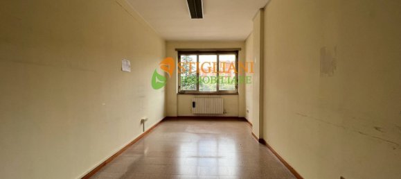 Офис 390м² в Кампобассо, Италия № 125048 2