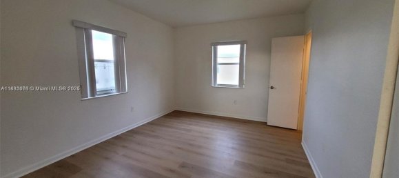 4 Schlafzimmer Gewerbliche Immobilien in Miami, USA, Nr. 614634 7