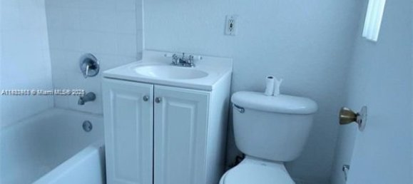 4 Schlafzimmer Gewerbliche Immobilien in Miami, USA, Nr. 614634 2